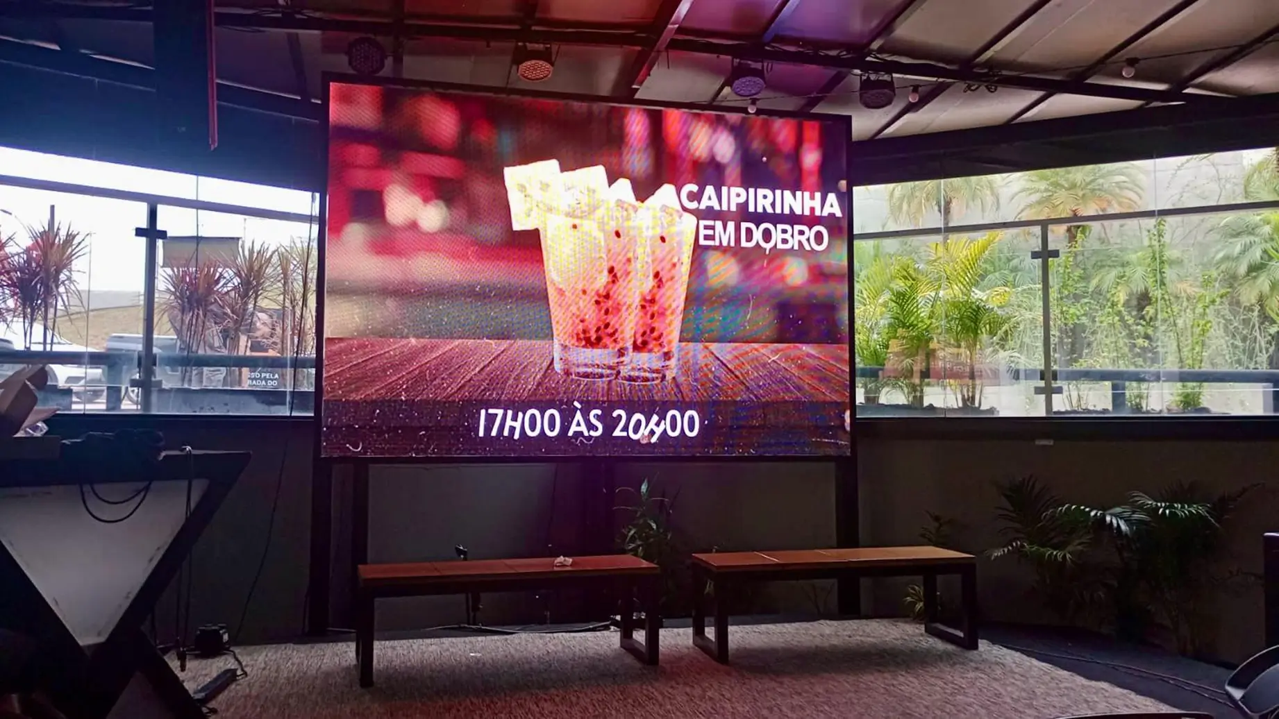 Painel de LED para bares e restaurantes