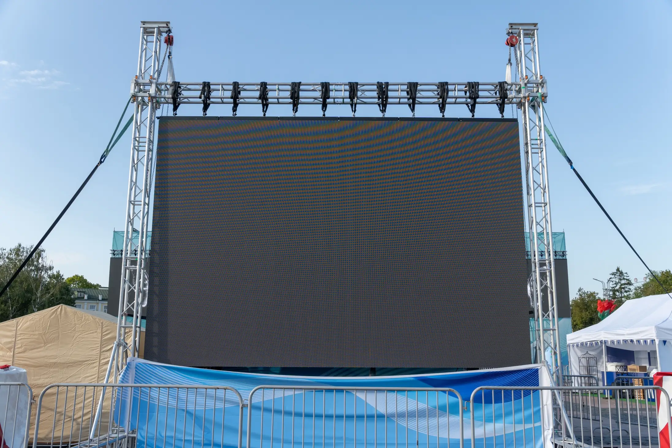 Painel de LED para estádios e arenas – Show, esportes e patrocínios que envolvem o público Painel de LED para estádios e arenas - Show, esportes e patrocínios que envolvem o público